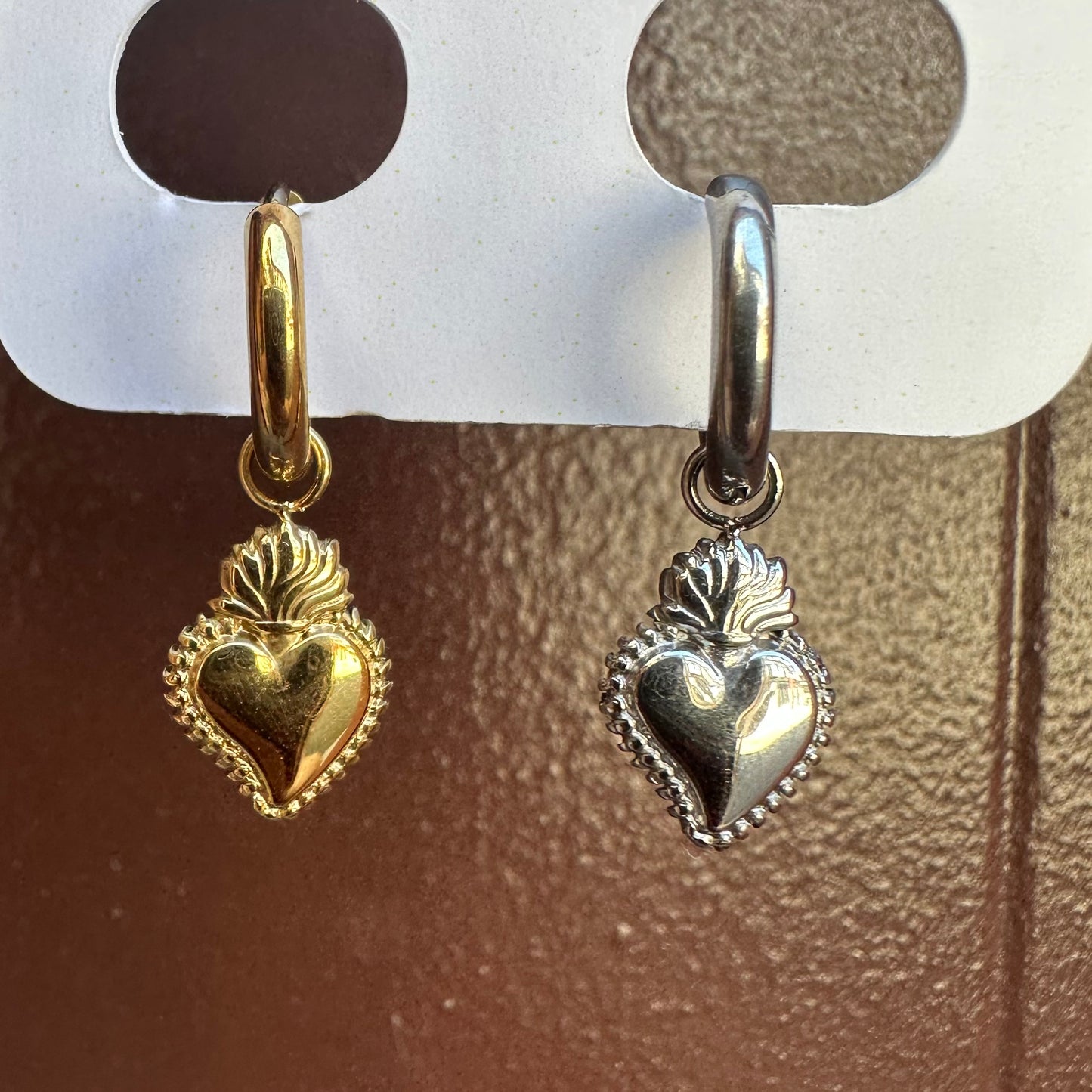Mono-orecchini Cuore sacro mini