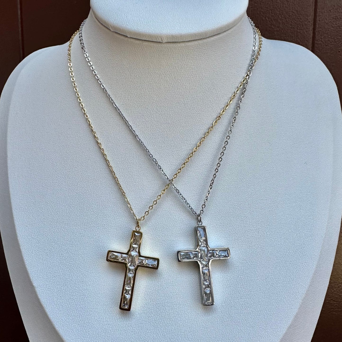 Collana Sanctus