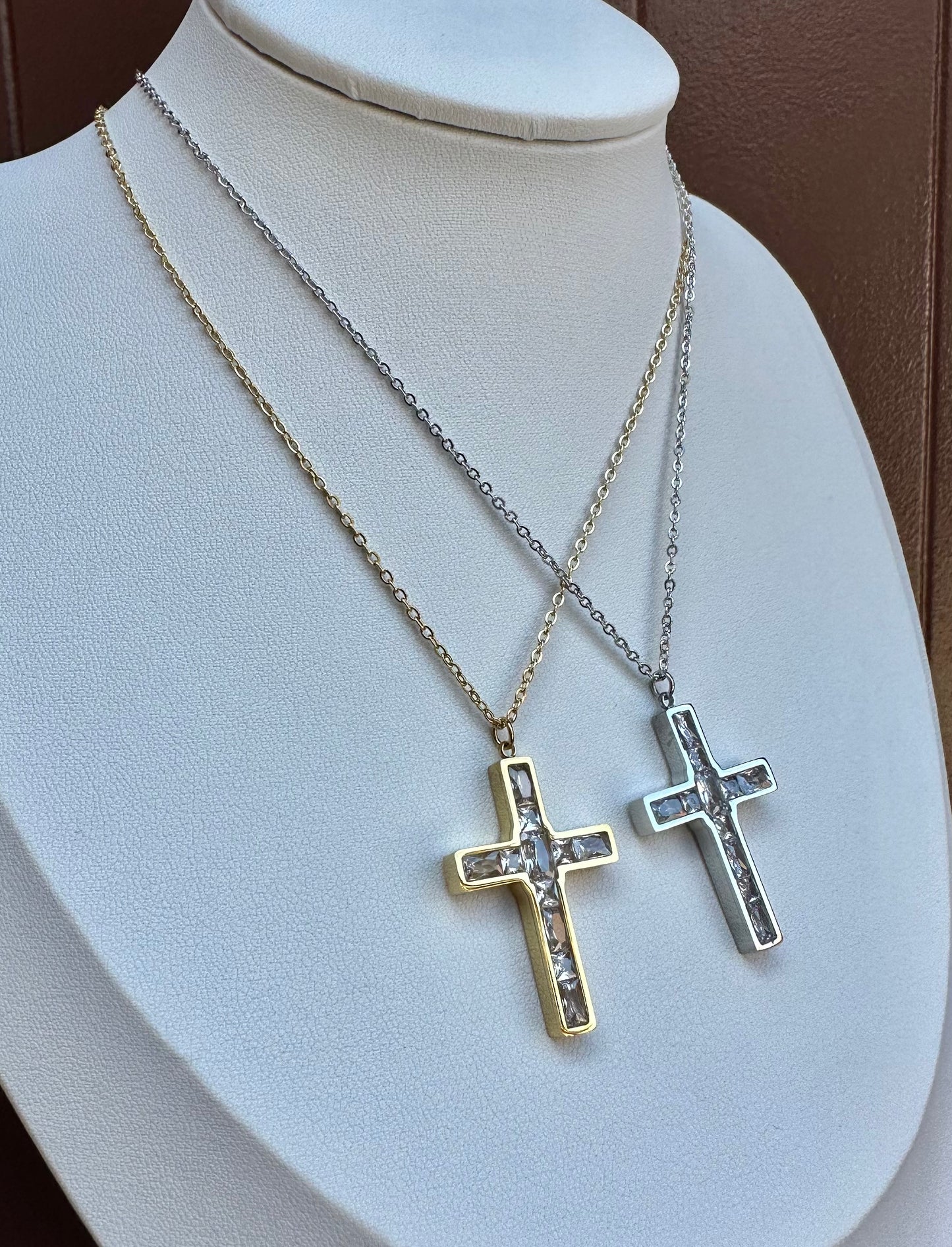 Collana Sanctus