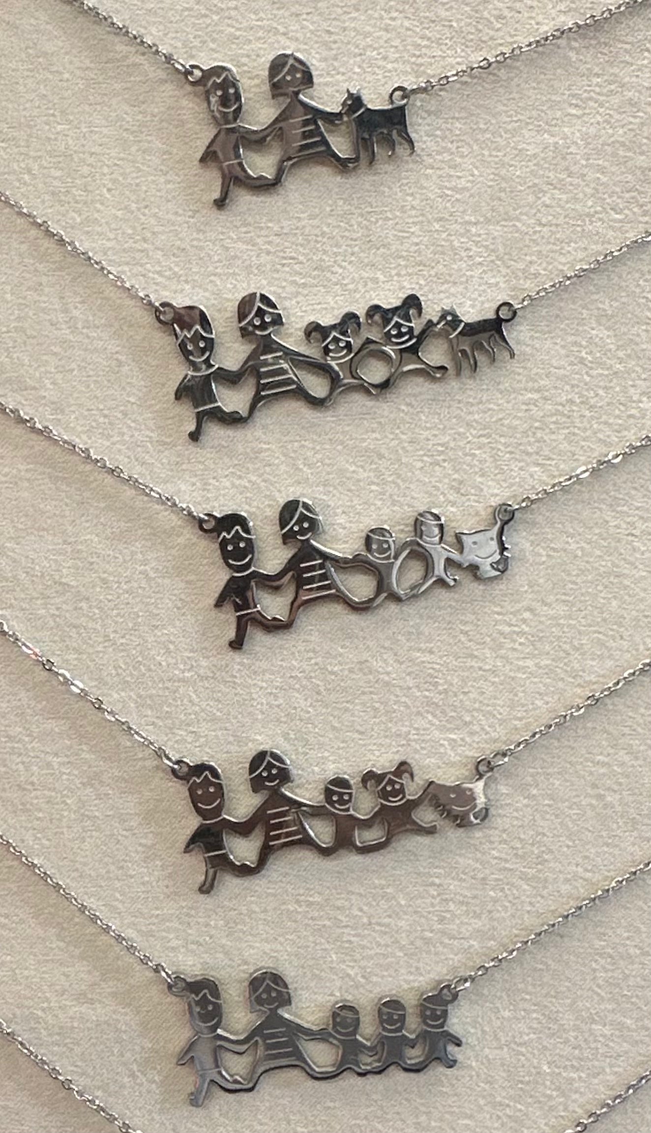 Collana Family