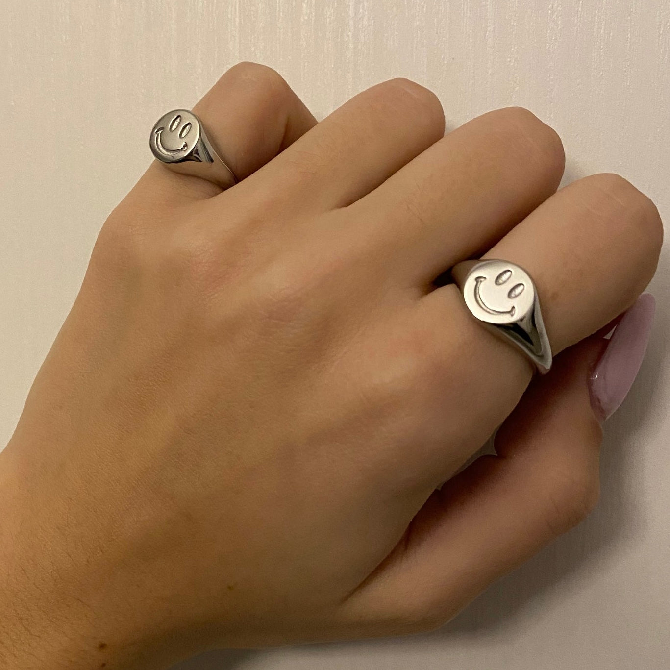 Anello chevalier con Smile