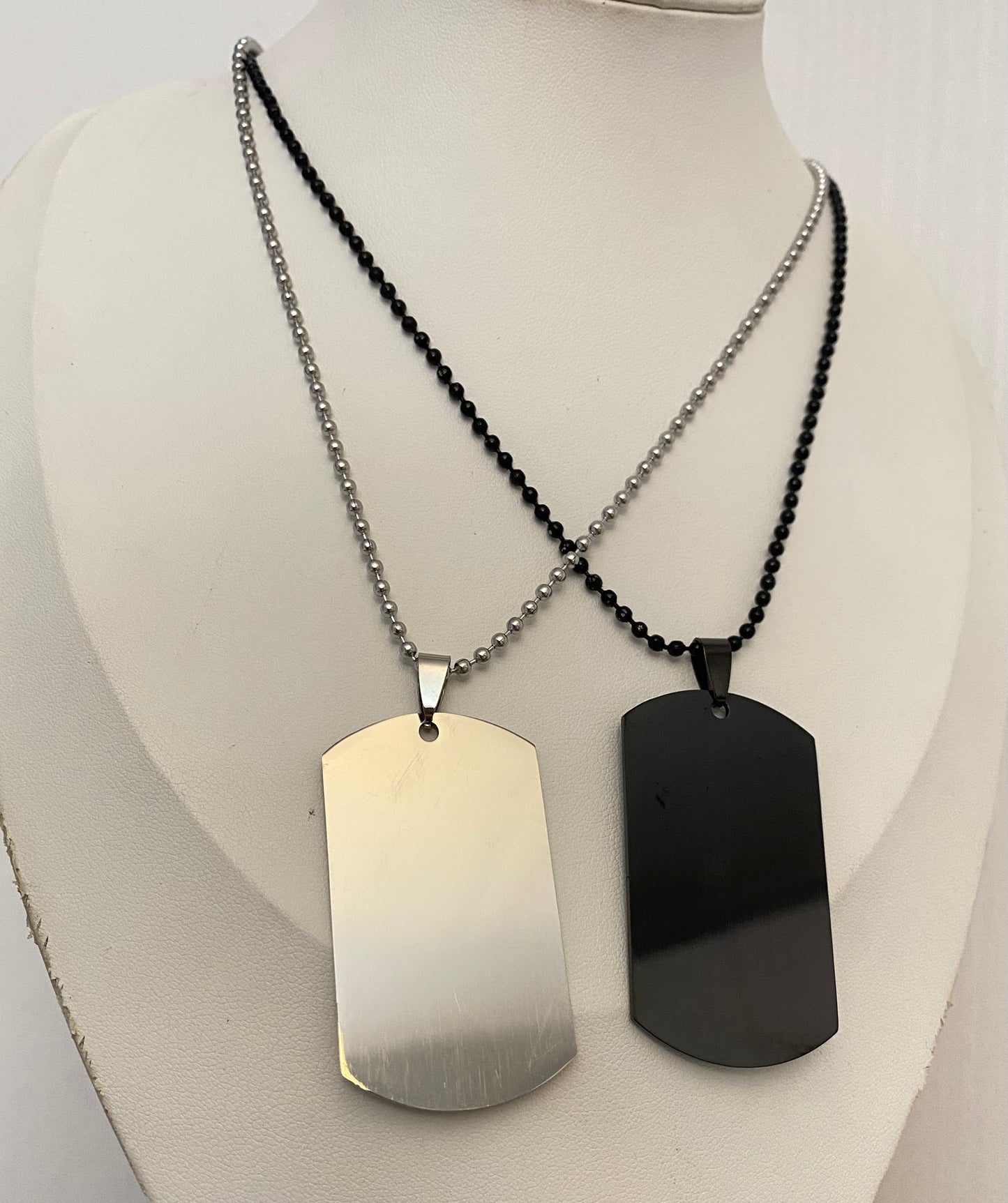 Collana con piastrina militare