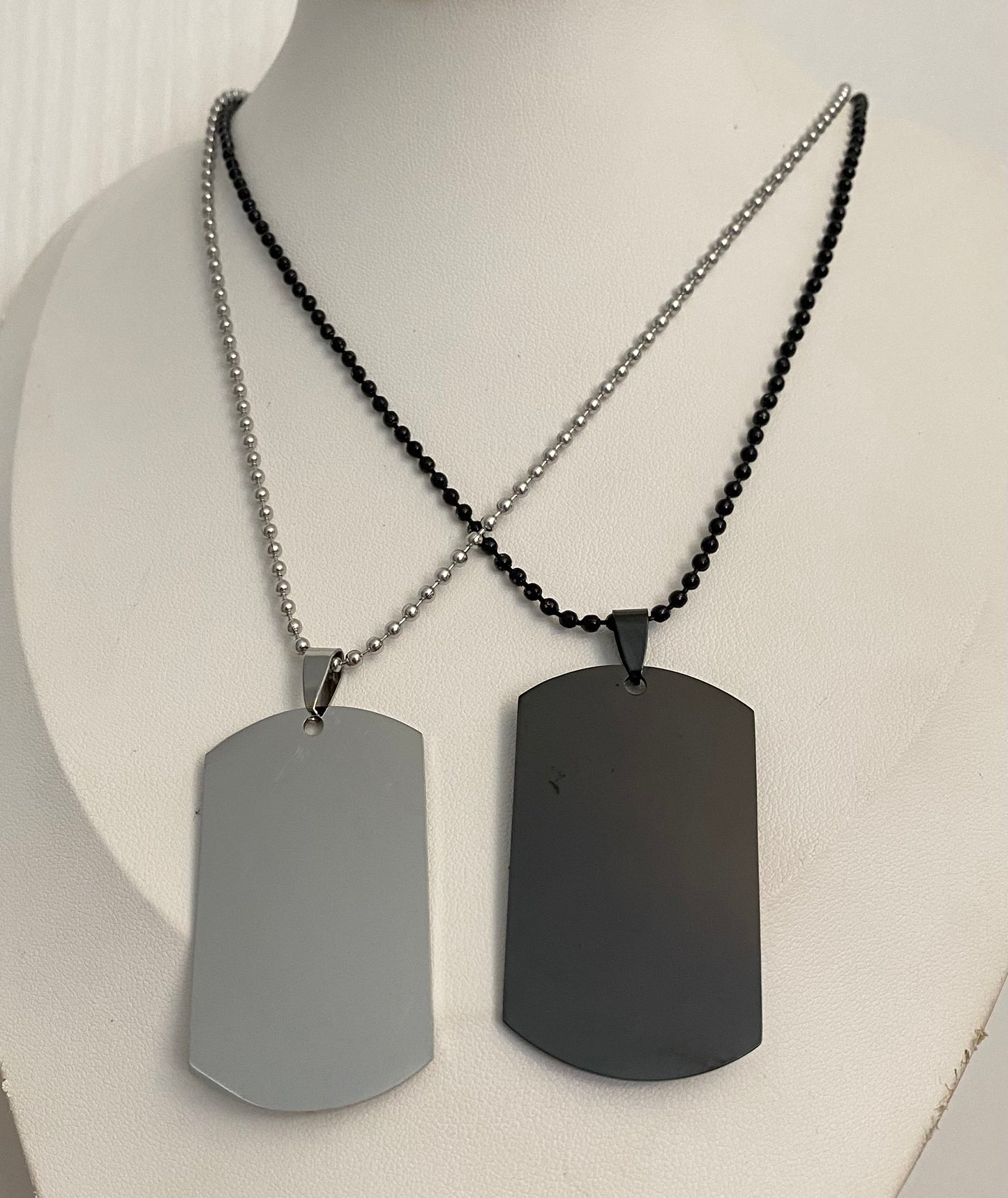 Collana con piastrina militare