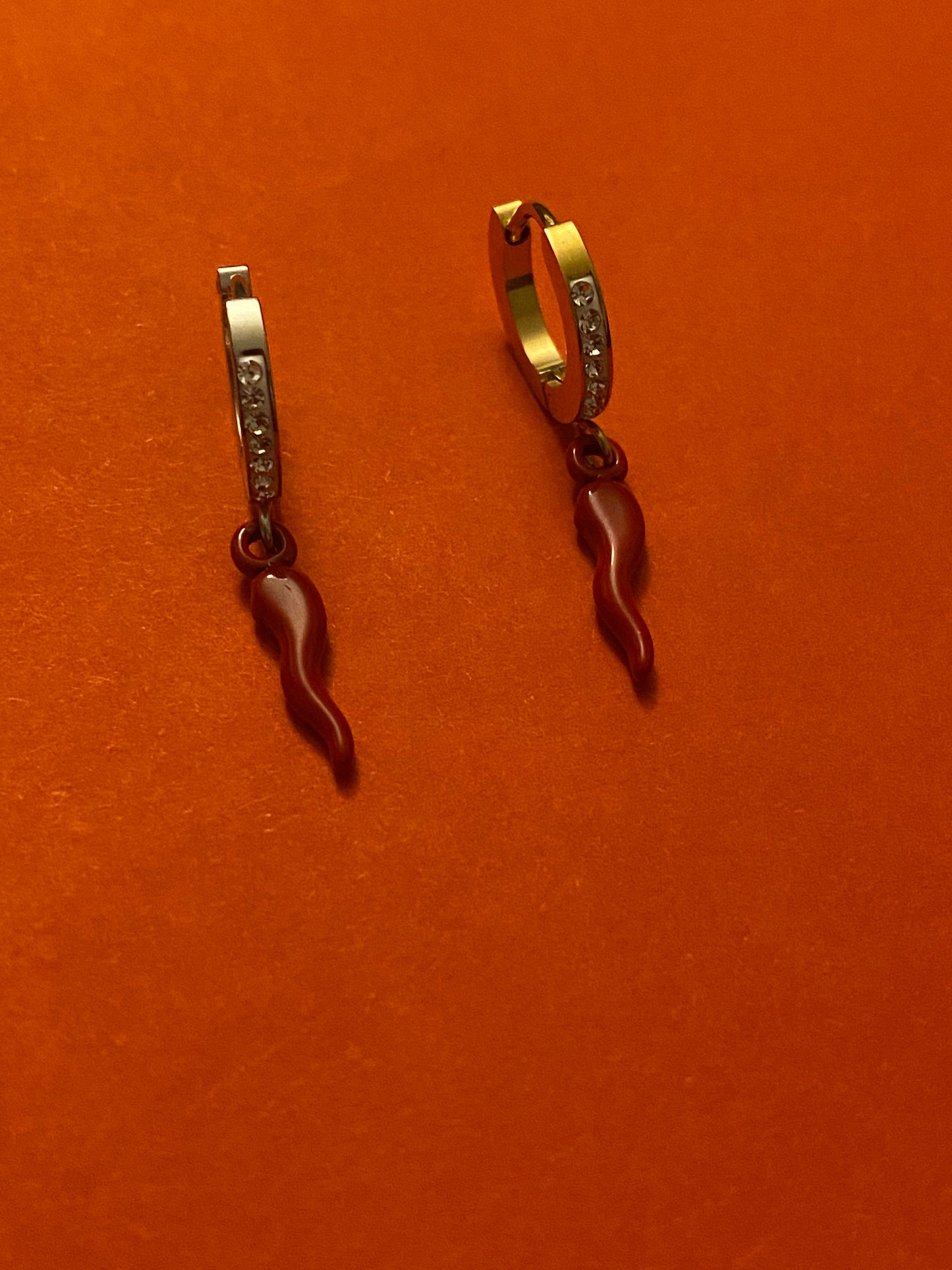 Mono-orecchini Peperoncino strass