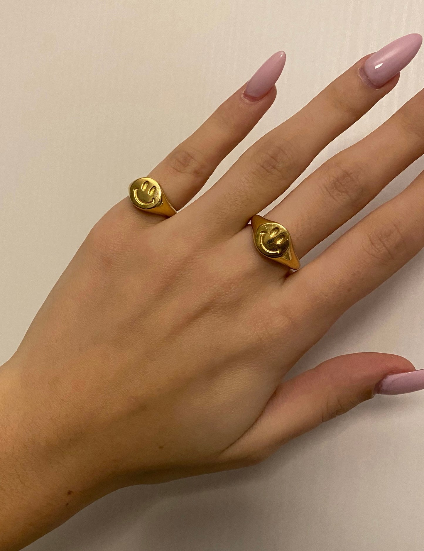 Anello chevalier con Smile