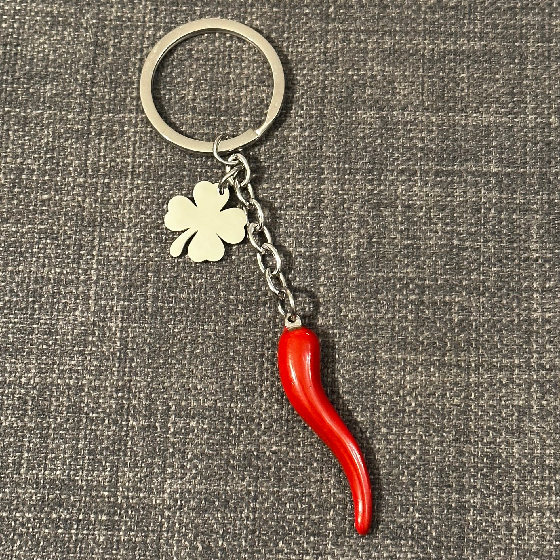 Portachiavi Charm Peperoncino - Madame Pauline Vintage Portachiavi Charm Peperoncino - Madame Pauline Vintage