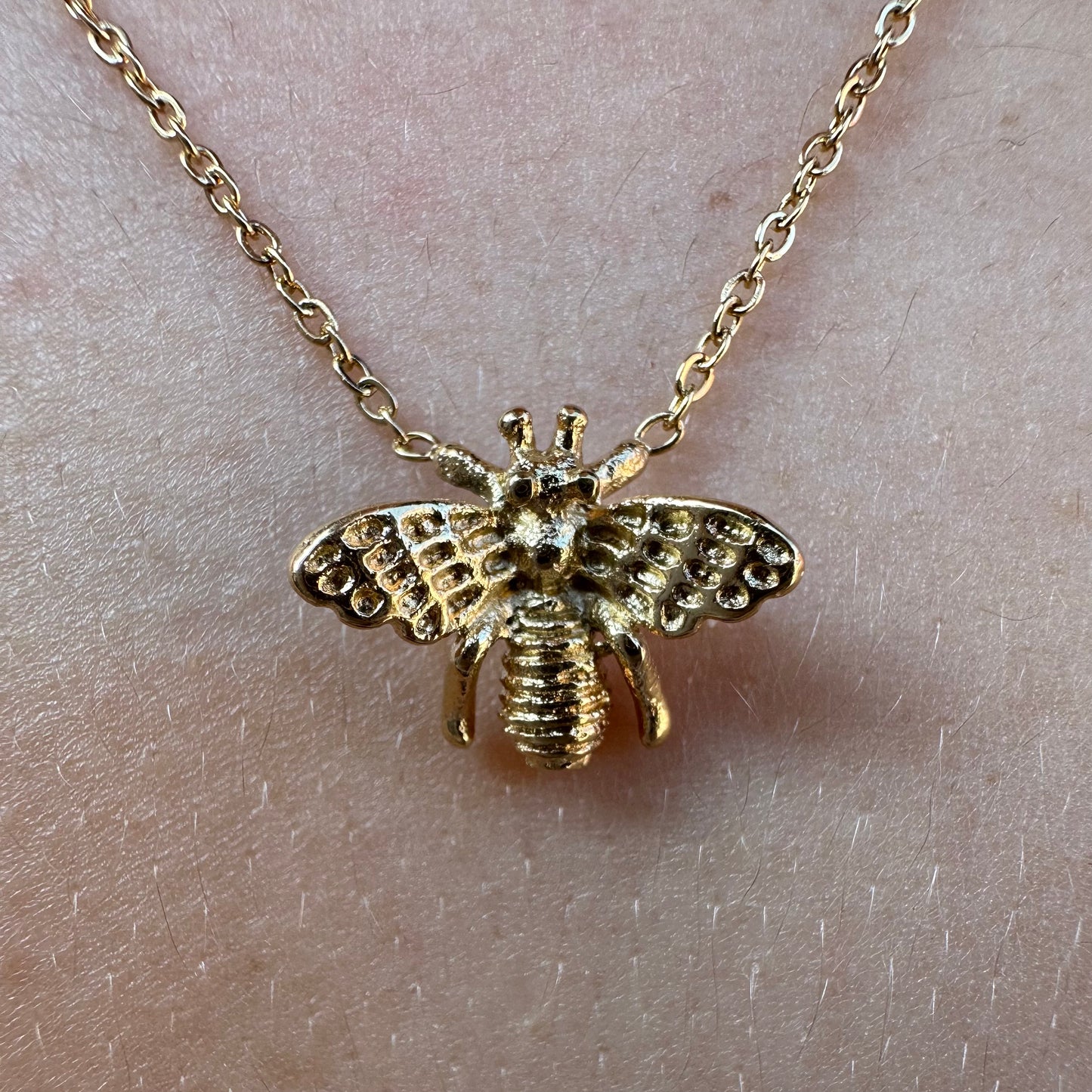 Collana Bee